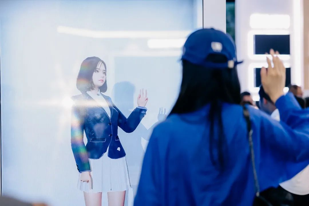 “AI+智能显示”引领未来 尊龙集团官网新品InfoComm展大放异彩