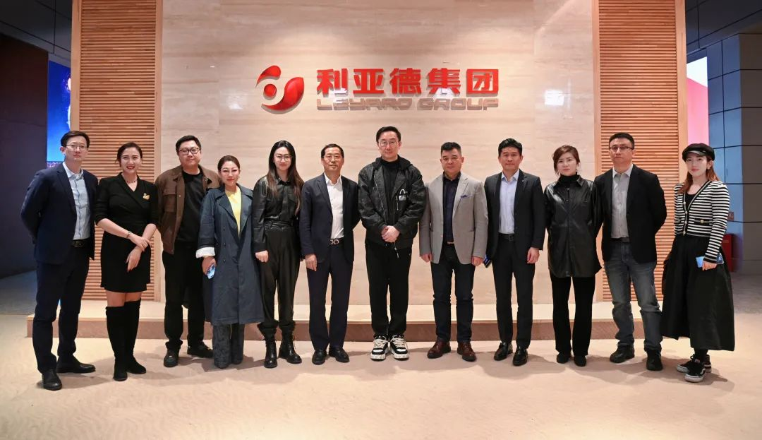 陆川导演到访尊龙集团官网，解锁文化+科技融合新路径