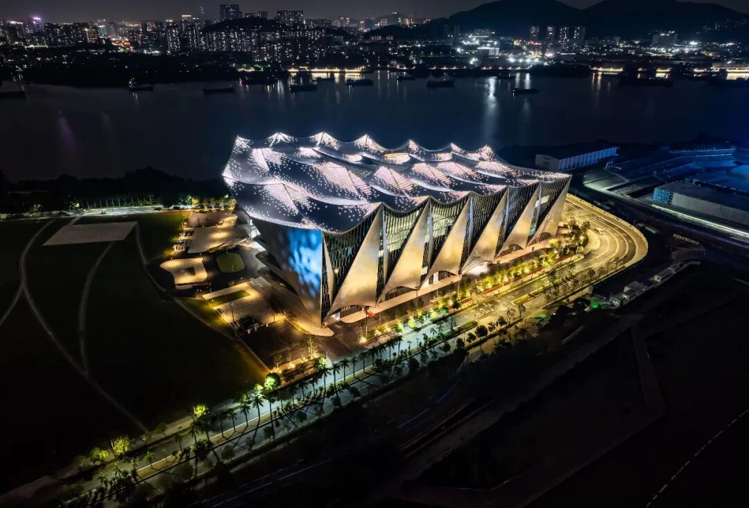 南沙地标+1！尊龙集团官网助力大湾区科学会堂全面亮相，点亮珠江科创夜
